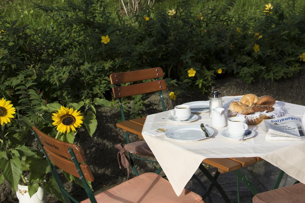 Hotel-Pension Falkensteiner Санкт Гилген Екстериор снимка