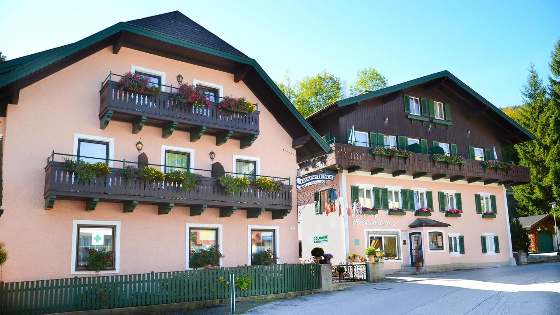 Hotel-Pension Falkensteiner Санкт Гилген Екстериор снимка