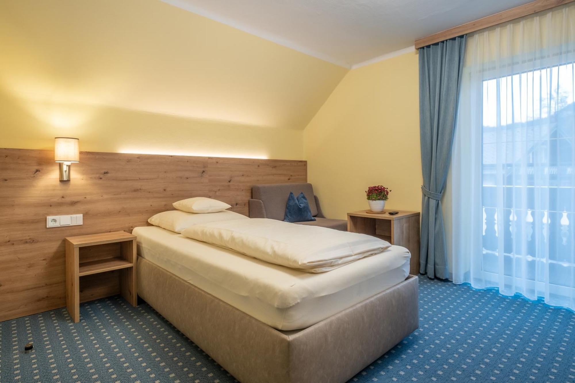 Hotel-Pension Falkensteiner Санкт Гилген Екстериор снимка