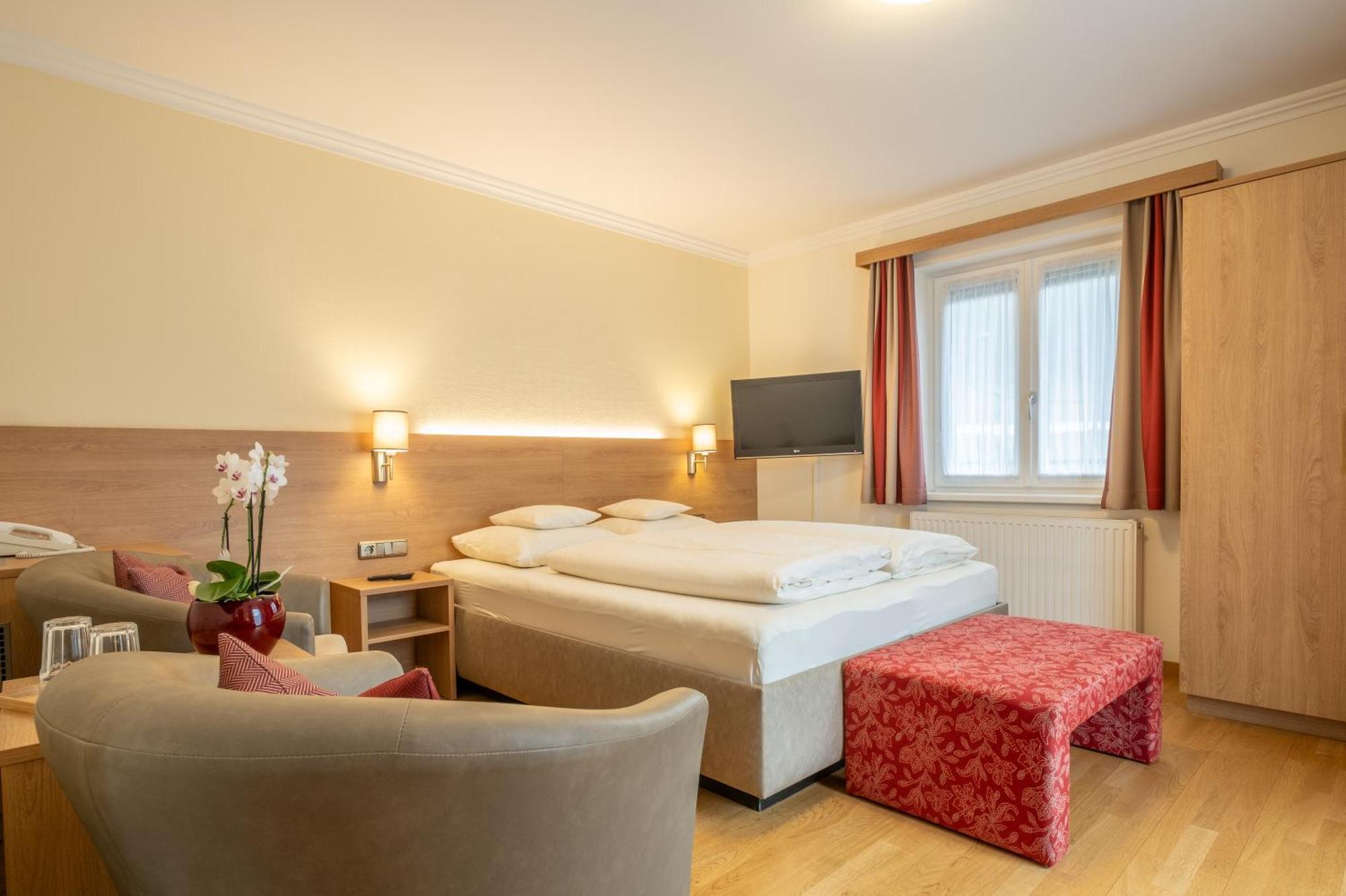 Hotel-Pension Falkensteiner Санкт Гилген Екстериор снимка