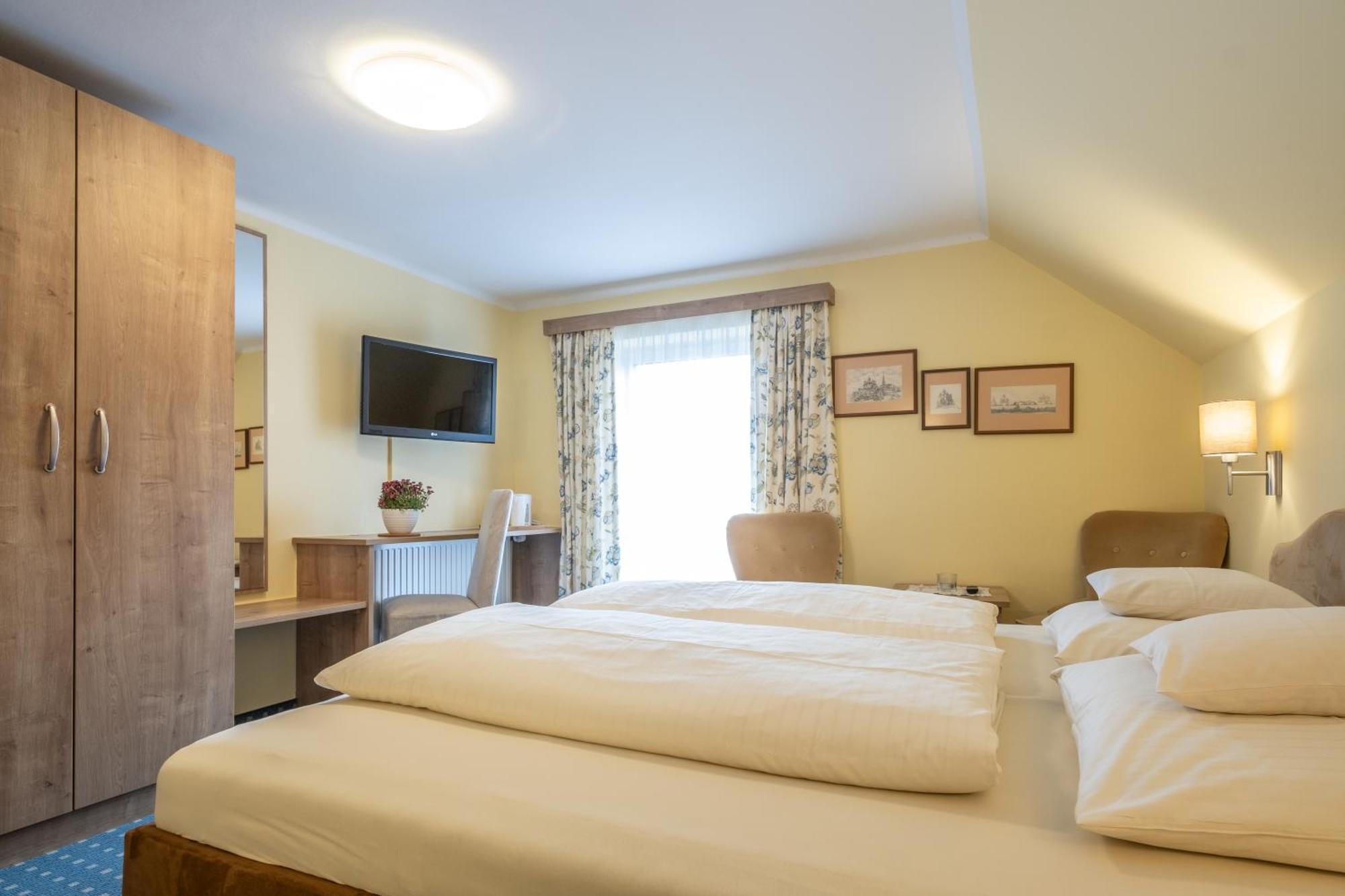 Hotel-Pension Falkensteiner Санкт Гилген Екстериор снимка