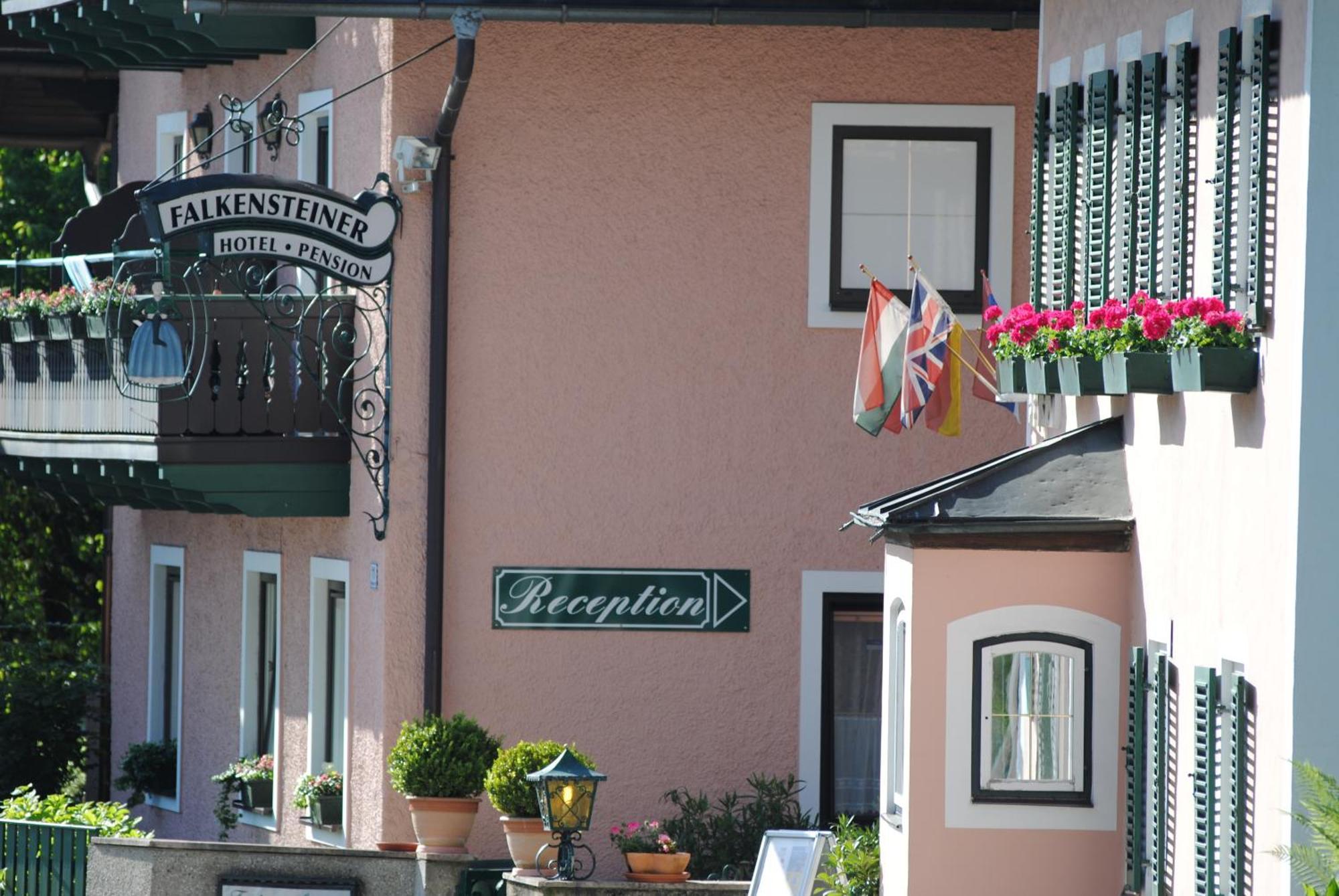 Hotel-Pension Falkensteiner Санкт Гилген Екстериор снимка