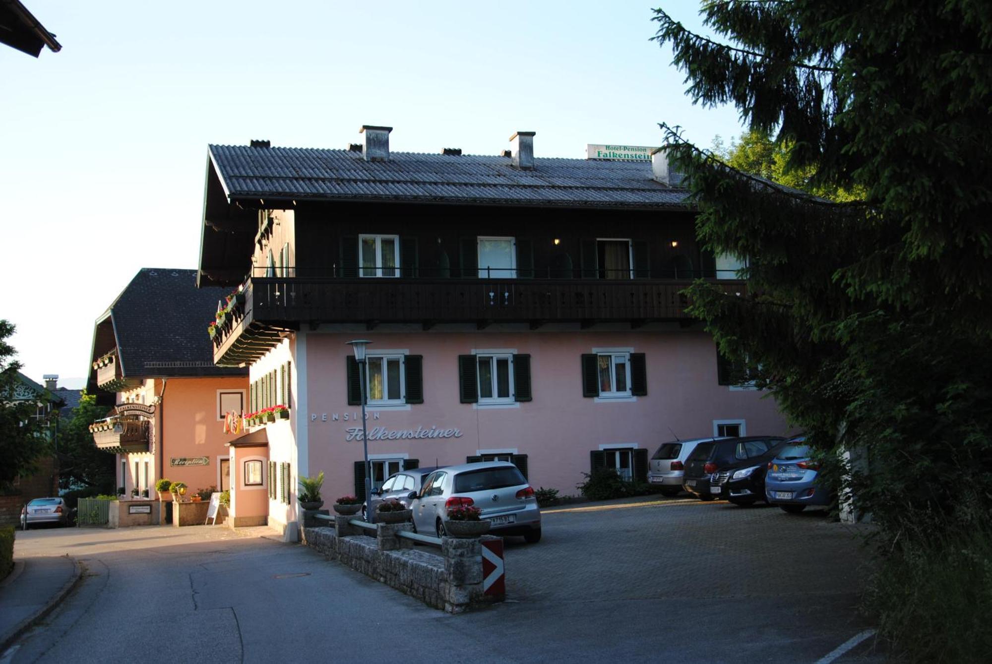 Hotel-Pension Falkensteiner Санкт Гилген Екстериор снимка