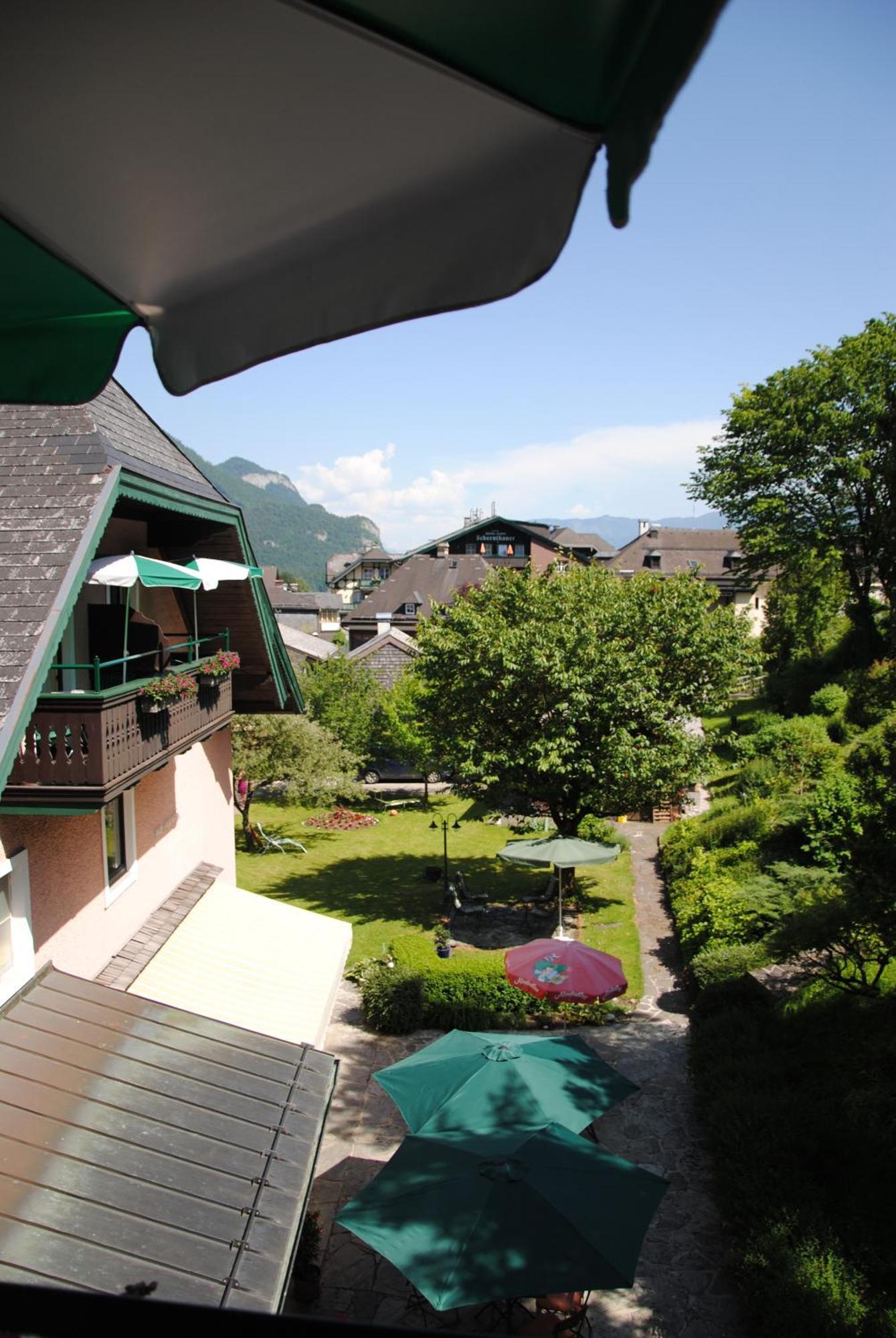 Hotel-Pension Falkensteiner Санкт Гилген Екстериор снимка